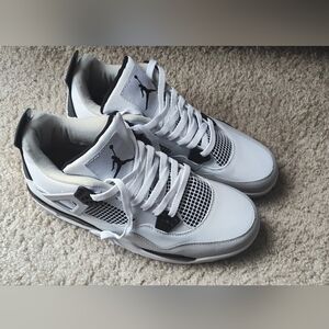 Air Jordan 4 Retro "Military Black"